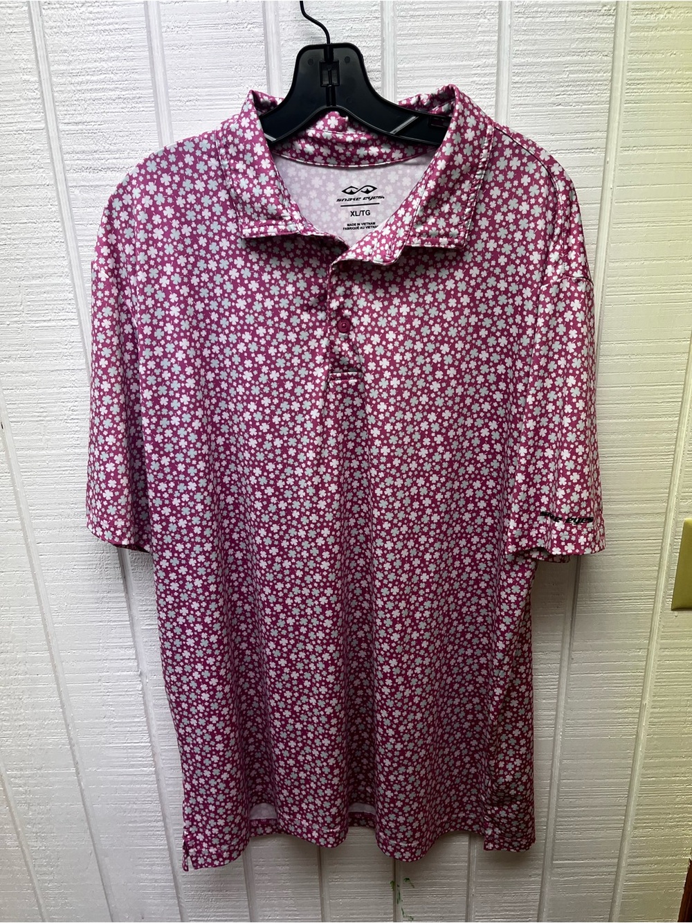 Snake Eyes Men’s XL Pink Lucky Clover Golf Polo Shirt Activewear Stretch Sporty
